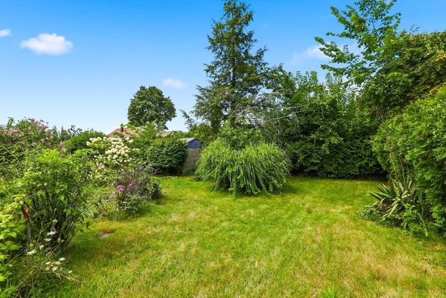 17 Saint James St, Dracut, MA 01826
