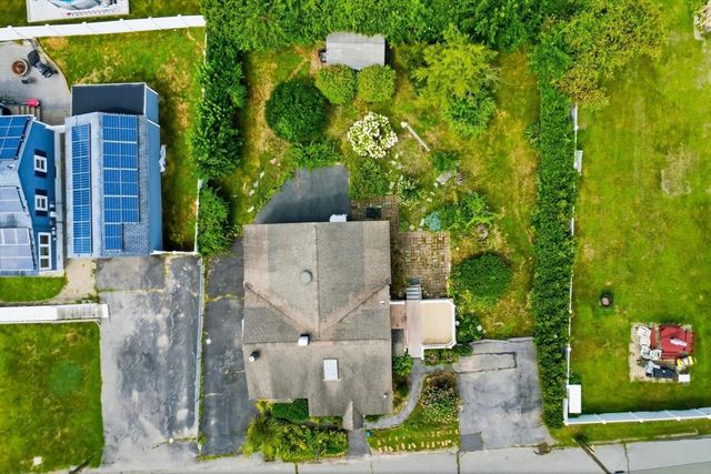 17 Saint James St, Dracut, MA 01826