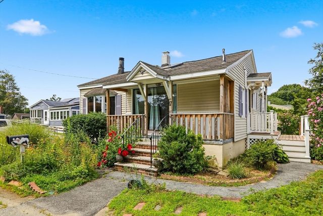 17 Saint James St, Dracut, MA 01826