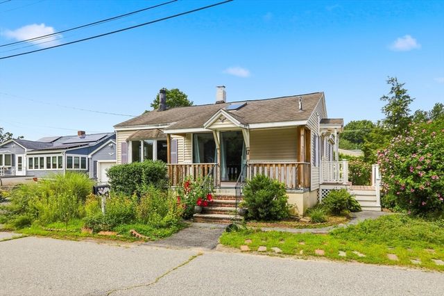 17 Saint James St, Dracut, MA 01826
