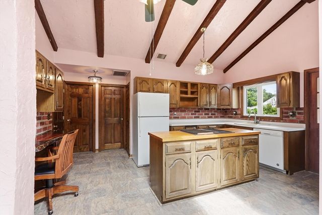 17 Saint James St, Dracut, MA 01826