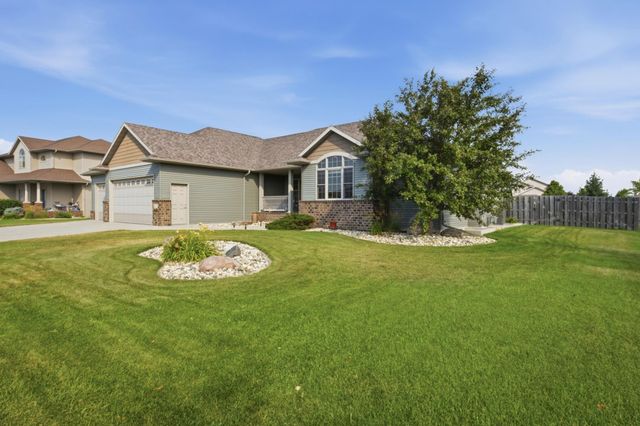 4219 50th Avenue S, Fargo, ND 58104