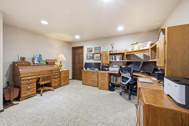 4219 50th Avenue S, Fargo, ND 58104