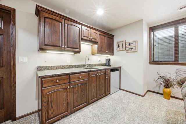 4219 50th Avenue S, Fargo, ND 58104