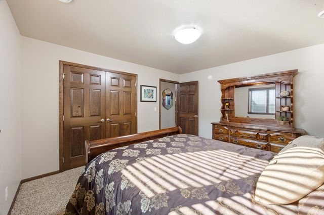 4219 50th Avenue S, Fargo, ND 58104