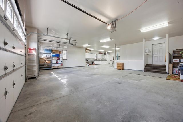 4219 50th Avenue S, Fargo, ND 58104