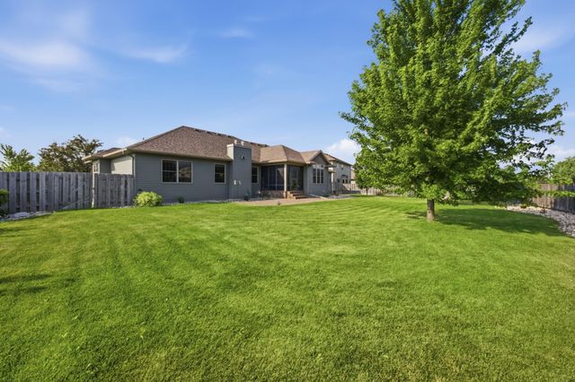 4219 50th Avenue S, Fargo, ND 58104