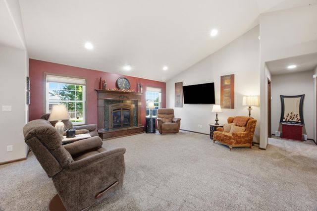 4219 50th Avenue S, Fargo, ND 58104