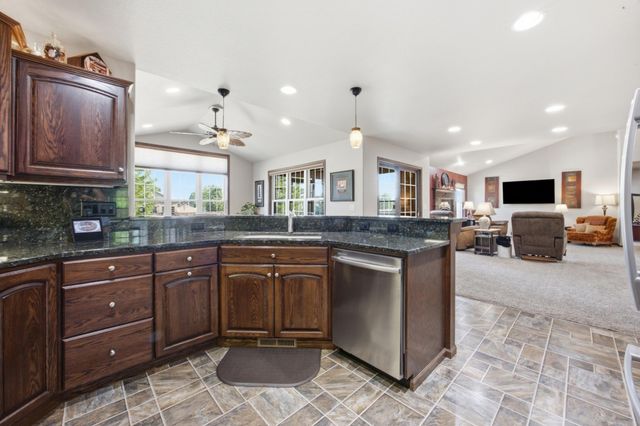 4219 50th Avenue S, Fargo, ND 58104