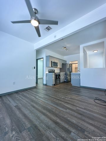 802 Montana St Apt 2, San Antonio, TX 78203
