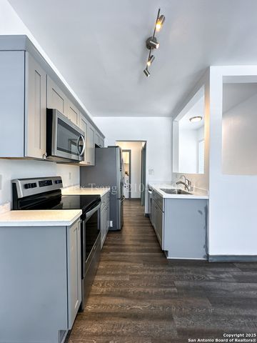 802 Montana St Apt 2, San Antonio, TX 78203