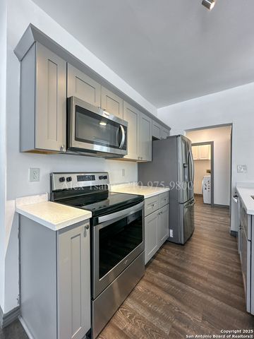 802 Montana St Apt 2, San Antonio, TX 78203