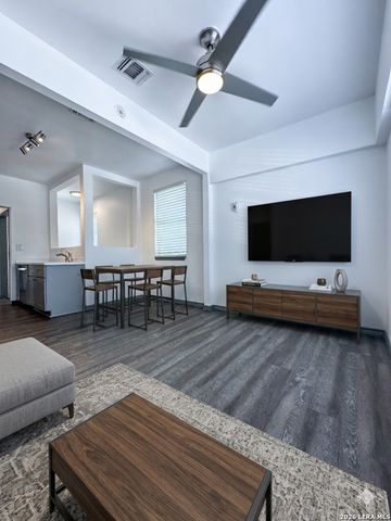 802 Montana St Apt 2, San Antonio, TX 78203