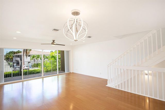 1998 NE 7th St 104, Deerfield Beach, FL 33441