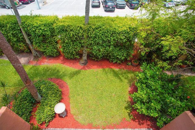 1998 NE 7th St 104, Deerfield Beach, FL 33441