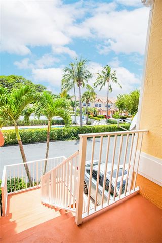 1998 NE 7th St 104, Deerfield Beach, FL 33441