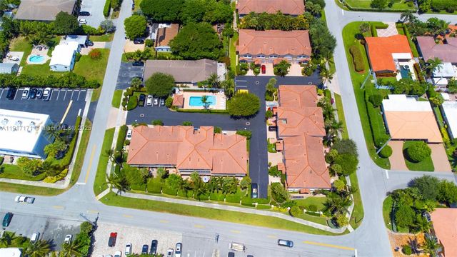 1998 NE 7th St 104, Deerfield Beach, FL 33441