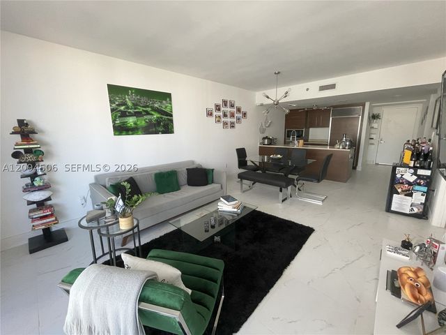 475 Brickell Ave 2114, Miami, FL 33131