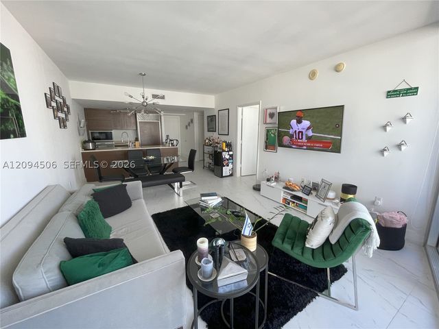 475 Brickell Ave 2114, Miami, FL 33131