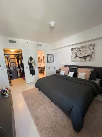 475 Brickell Ave 2114, Miami, FL 33131