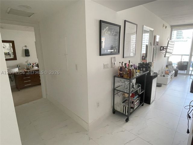 475 Brickell Ave 2114, Miami, FL 33131