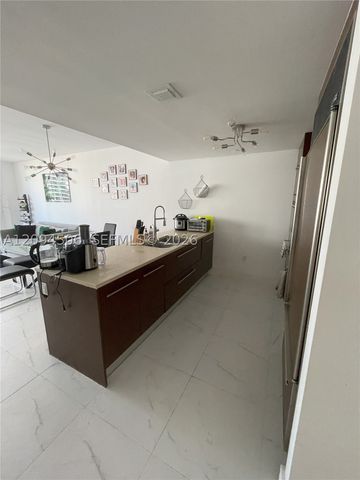475 Brickell Ave 2114, Miami, FL 33131