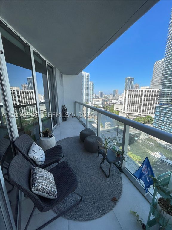 475 Brickell Ave 2114, Miami, FL 33131