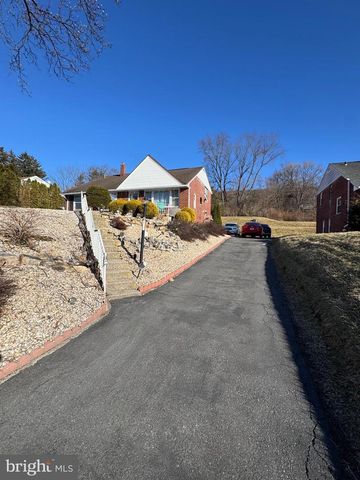 2309 HAMPDEN BLVD, Reading, PA 19604