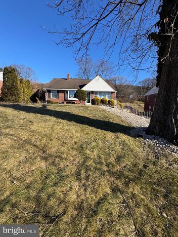 2309 HAMPDEN BLVD, Reading, PA 19604