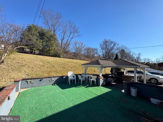 2309 HAMPDEN BLVD, Reading, PA 19604