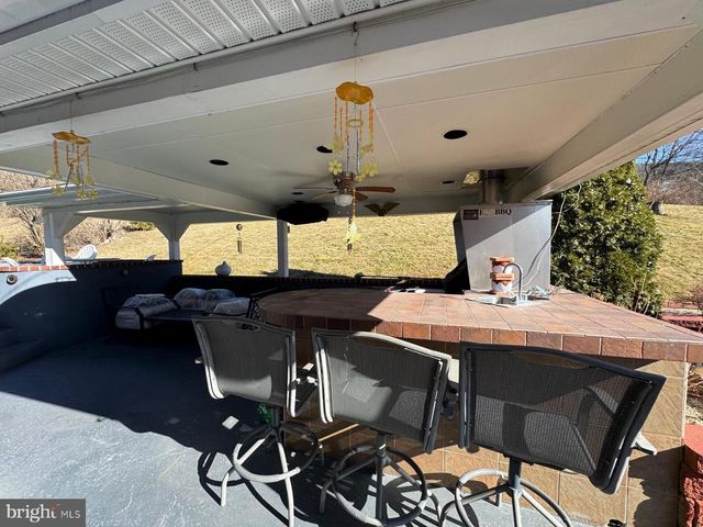 2309 HAMPDEN BLVD, Reading, PA 19604