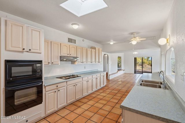 3940 W Alvaro Road, Tucson, AZ 85746