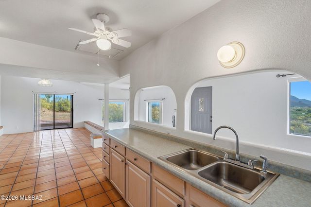 3940 W Alvaro Road, Tucson, AZ 85746