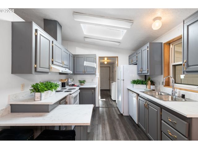 3300 MAIN St 110, Forest Grove, OR 97116