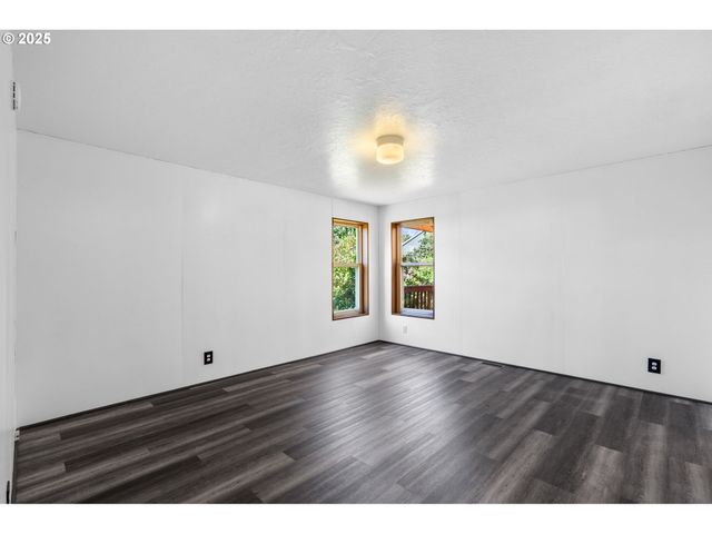 3300 MAIN St 110, Forest Grove, OR 97116