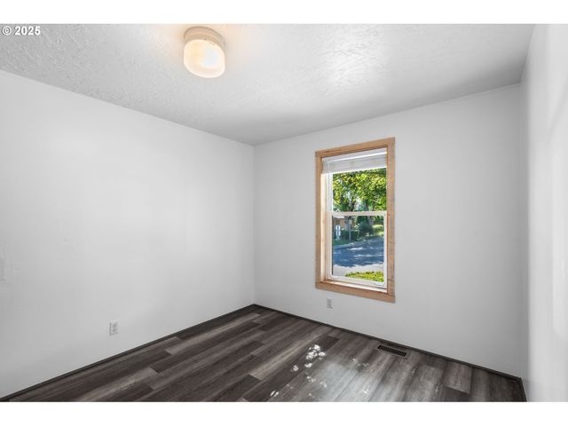 3300 MAIN St 110, Forest Grove, OR 97116