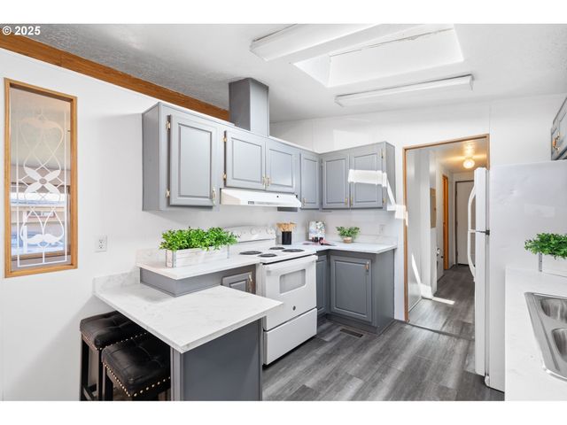 3300 MAIN St 110, Forest Grove, OR 97116