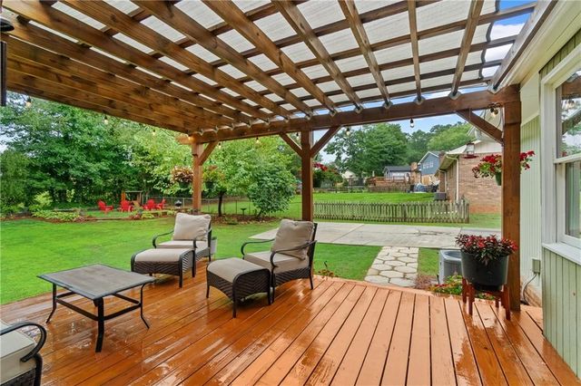 657 Cole Drive SW, Lilburn, GA 30047