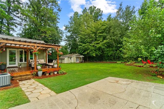 657 Cole Drive SW, Lilburn, GA 30047