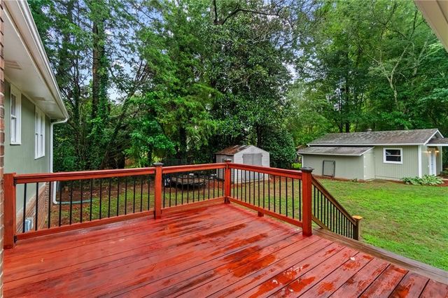 657 Cole Drive SW, Lilburn, GA 30047