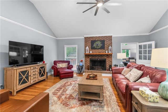 657 Cole Drive SW, Lilburn, GA 30047