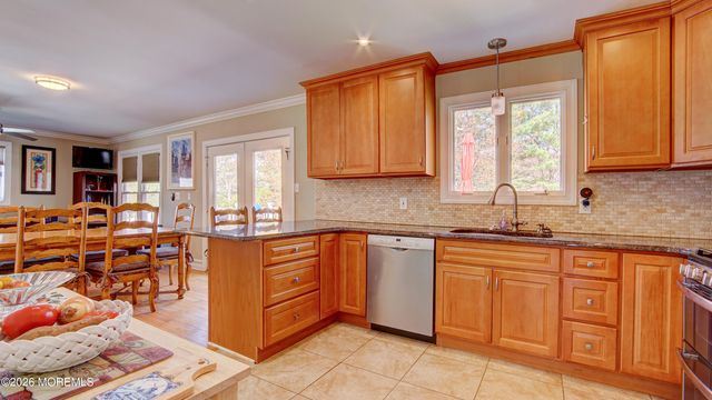 39 Royal Road, Freehold, NJ 07728