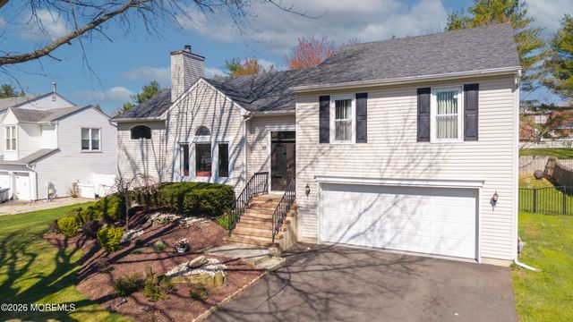 39 Royal Road, Freehold, NJ 07728