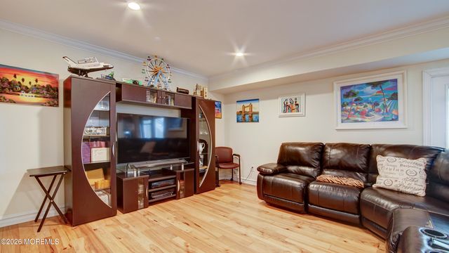 39 Royal Road, Freehold, NJ 07728