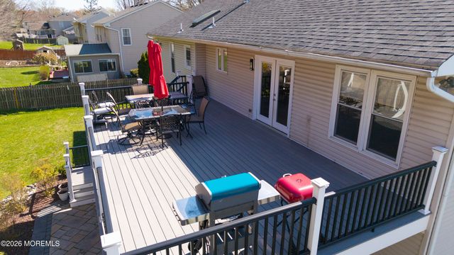 39 Royal Road, Freehold, NJ 07728