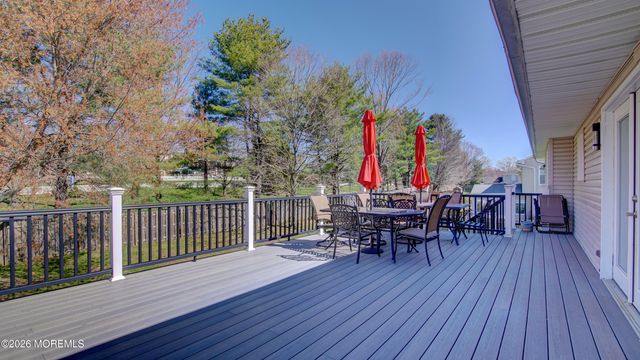 39 Royal Road, Freehold, NJ 07728