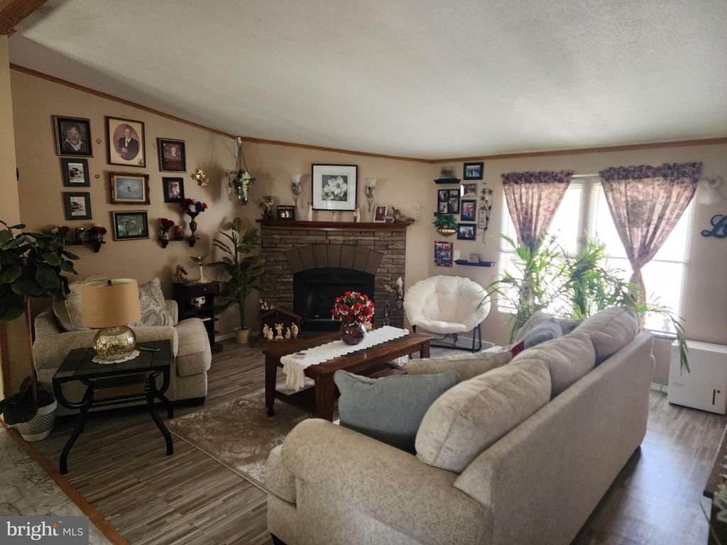 7400 HEWSON DR, Morrisville, PA 19067