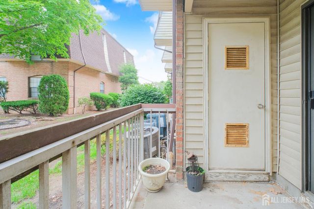 402 Hidden village Drive, Perth Amboy, NJ 08862