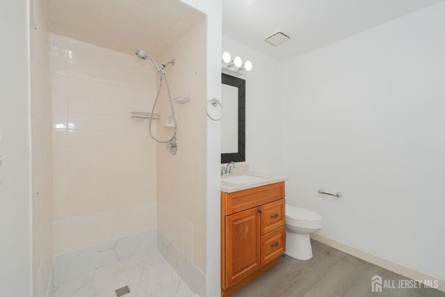402 Hidden village Drive, Perth Amboy, NJ 08862