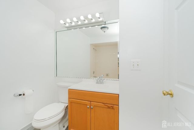 402 Hidden village Drive, Perth Amboy, NJ 08862
